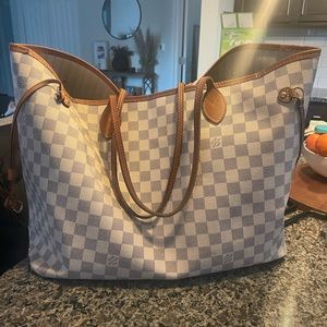 Authentic Neverfull GM in Damier Azur - EUC